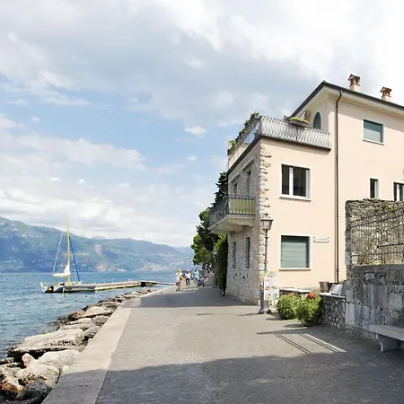 A 5 Metri Dal Apartamento