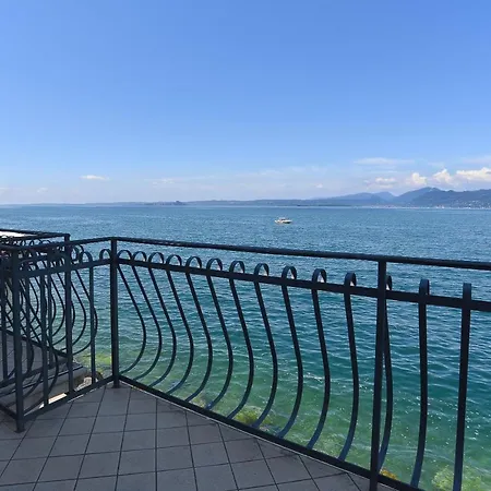 A 5 Metri Dal Lago アパート *