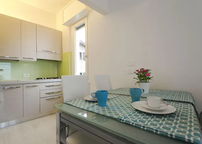 A 5 Metri Dal Torri Del Benaco