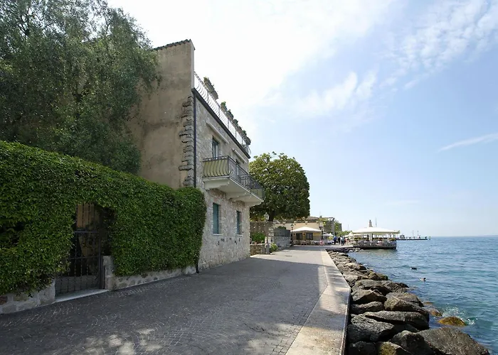 A 5 Metri Dal Torri Del Benaco